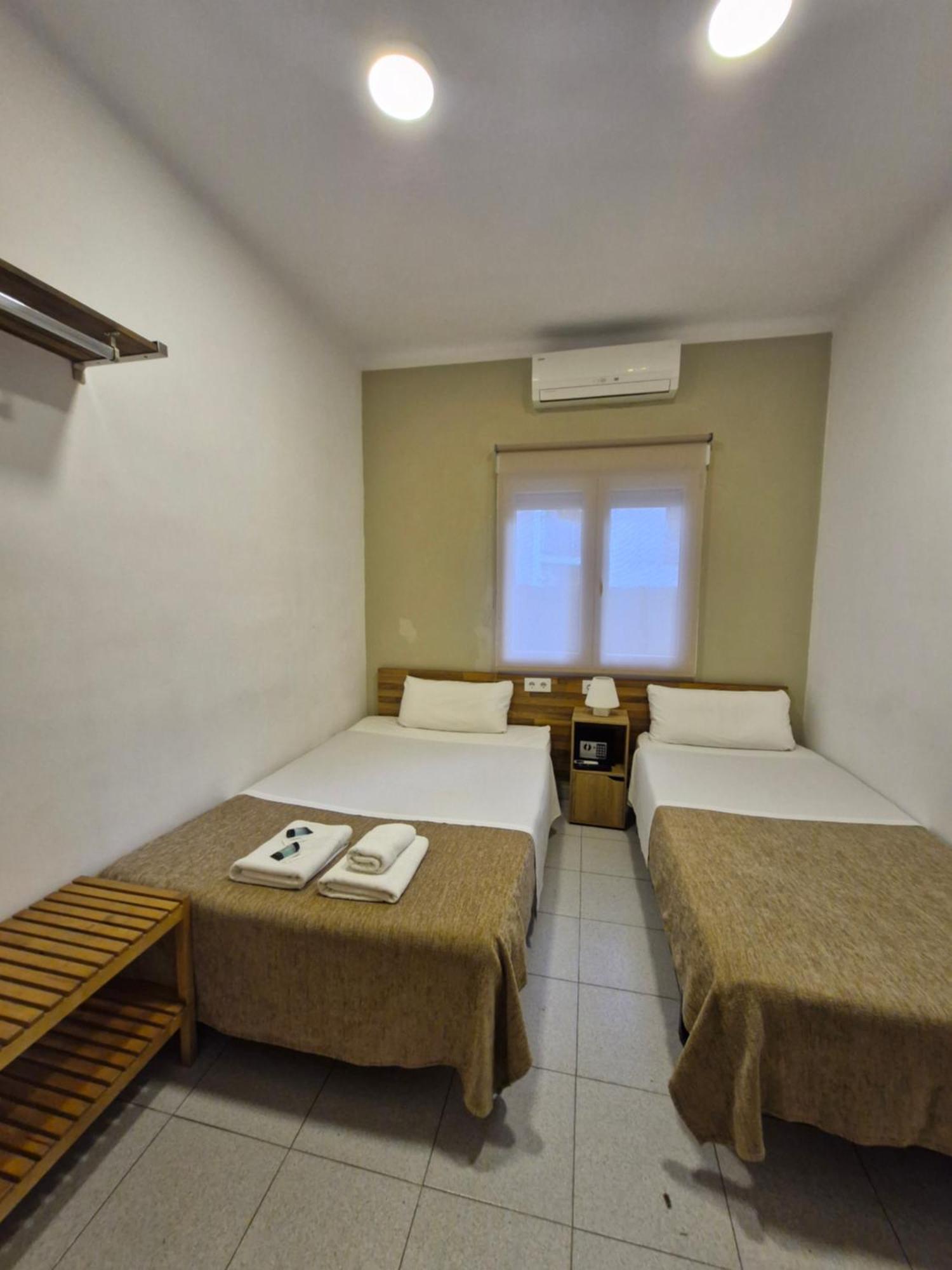 Zweibettzimmer mit Gemeinschaftsbad